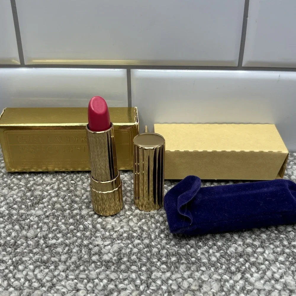 Estee Lauder Raspberry 24 Perfect Lipstick Gold Ribbed Case New‎